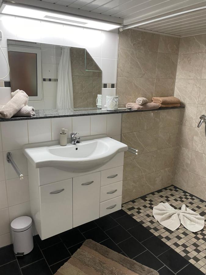 Christels Ferienwohnung 1 In Thale Mit Sonnenterrasse Und Grill Esterno foto