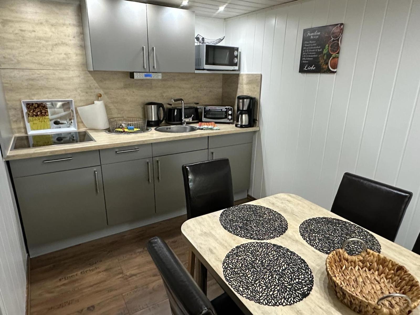 Christels Ferienwohnung 1 In Thale Mit Sonnenterrasse Und Grill Esterno foto