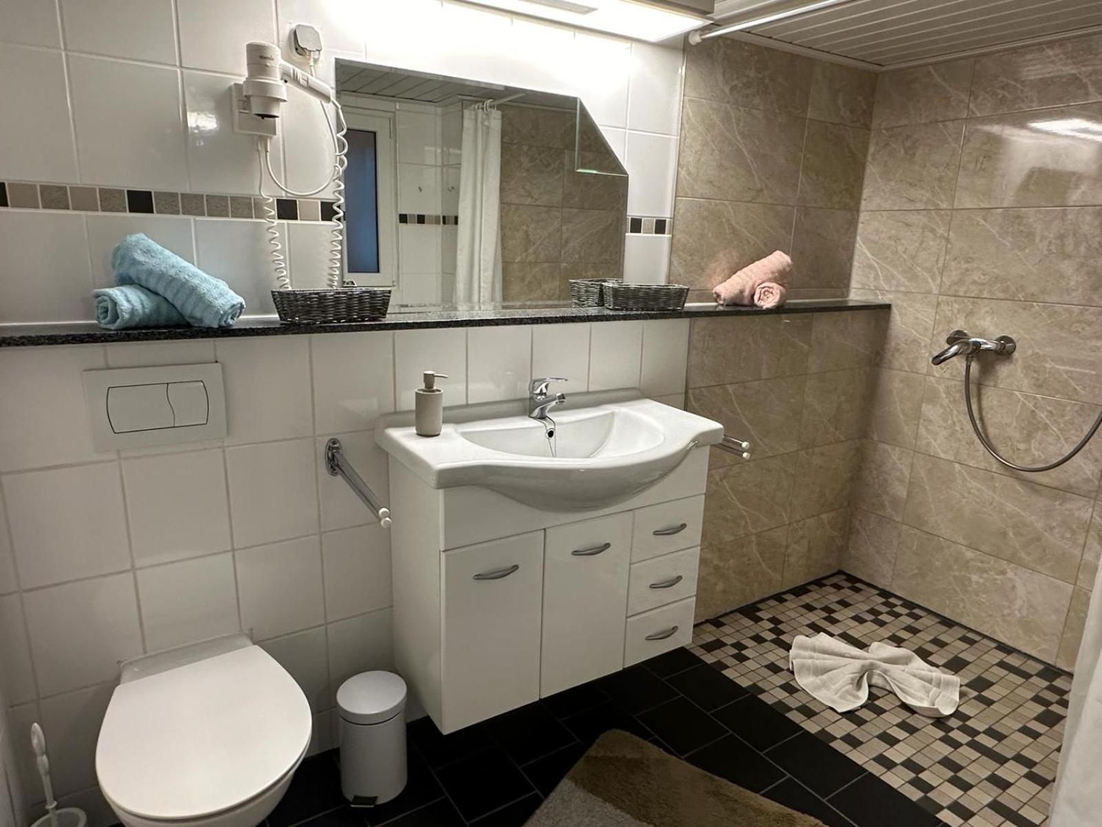 Christels Ferienwohnung 1 In Thale Mit Sonnenterrasse Und Grill Esterno foto